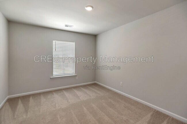 Building Photo - 146 Red Blf St
