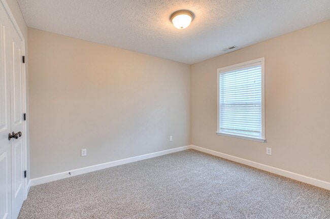 Building Photo - 1485 Round Rock Dr