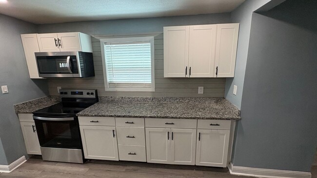 Building Photo - Alcoa Cottage!!