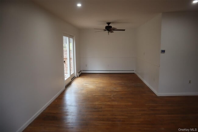 Building Photo - 1432 E Mombasha Rd