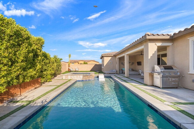 Building Photo - 81890 Via Encinitas