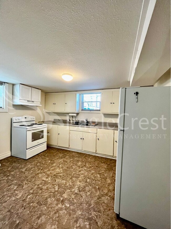 Building Photo - 1589ALDER