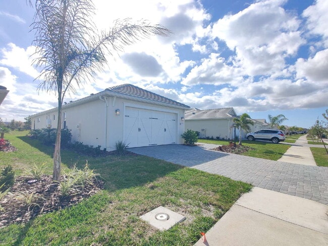 Building Photo - 8173 Sternway Rd