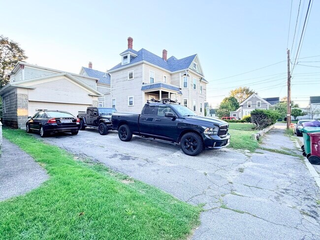 Building Photo - 604 Westford St