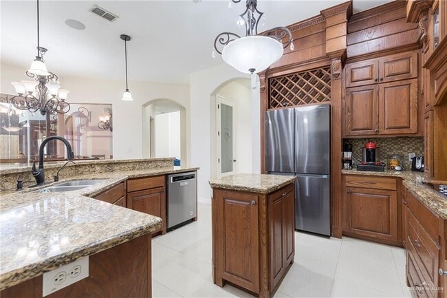 Building Photo - 25 Ebony Ave