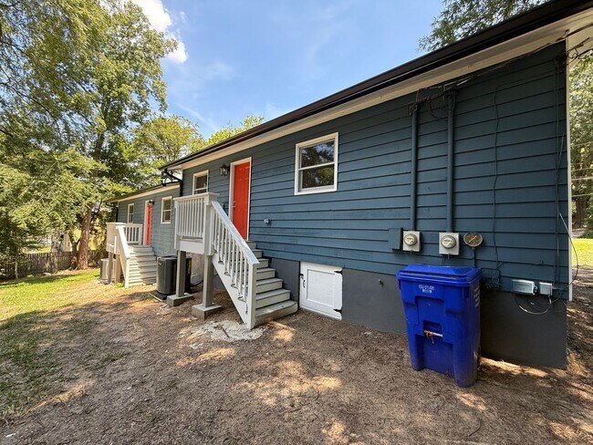 Building Photo - Johnson Street [2 UNITS]