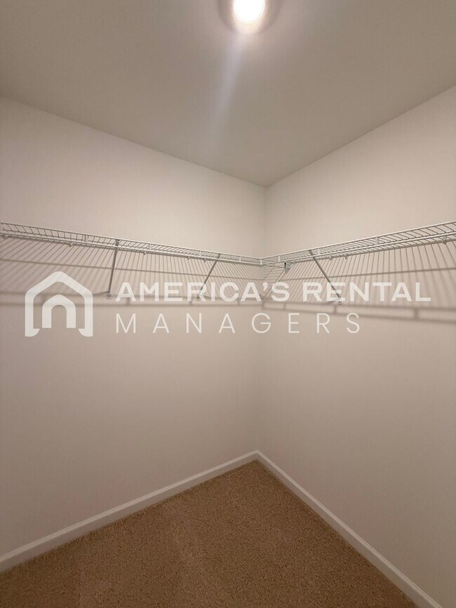 Building Photo - 24 River Grass Dr