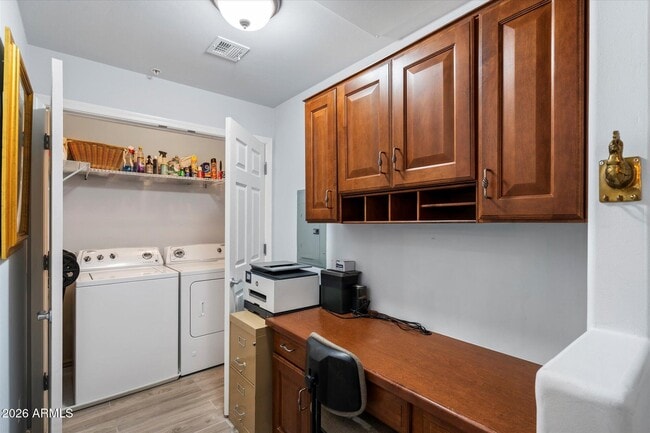 Building Photo - 5450 E Deer Valley Dr