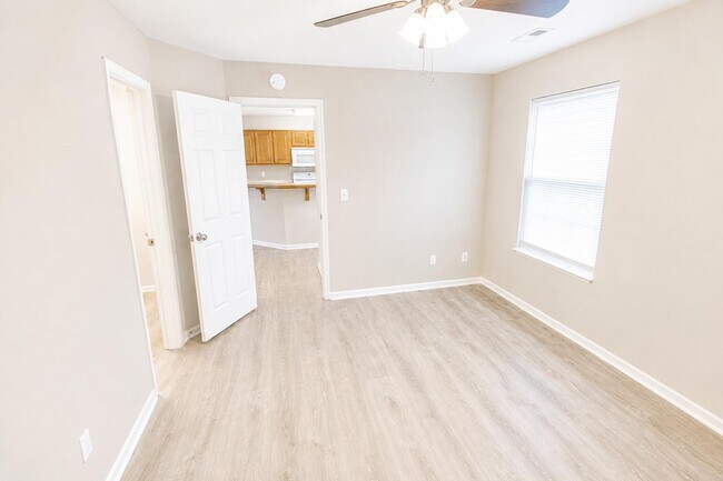 Building Photo - 1306 Godas Cir