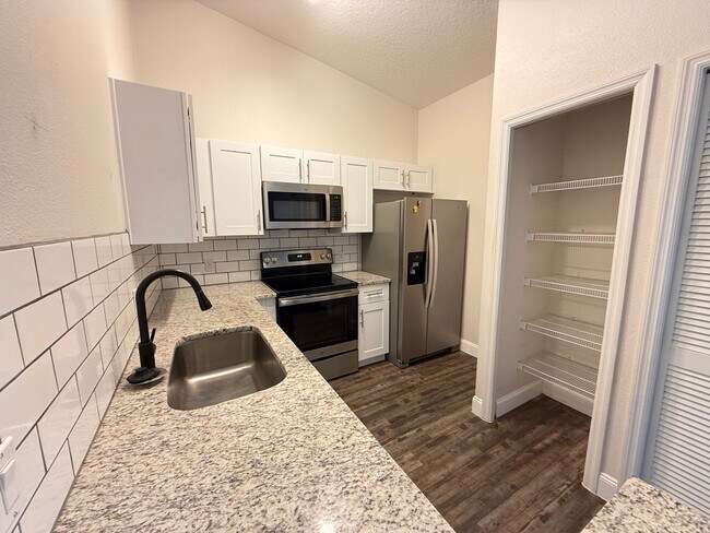 Building Photo - 8844 Grand Palms Cir