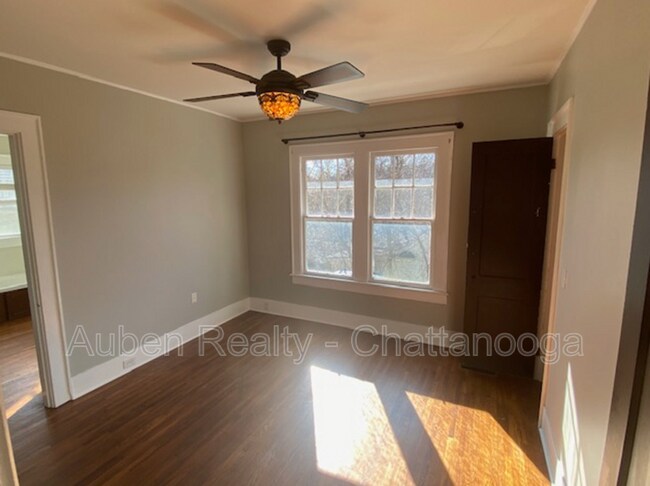 Building Photo - 3306 Montview Dr