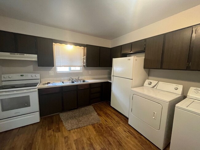 Building Photo - Great Condo in Laporte