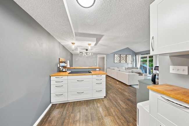 Building Photo - 2133 Tamarin Trail