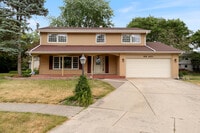 Building Photo - 5S681 Heather Ct