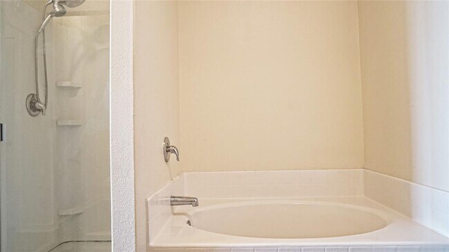 Building Photo - 10510 Pine Landing Dr