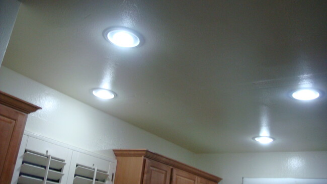 Can lighting in kitchen ceiling - 2870 N Cottonwood St