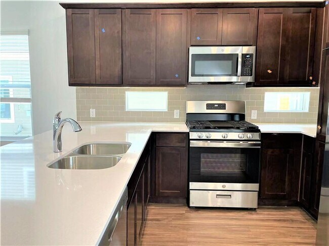 Building Photo - 1513 Weatherford Ln