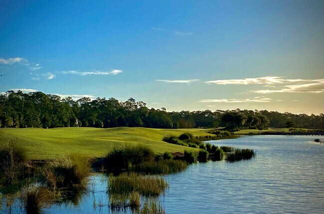Building Photo - CALLING ALL GOLF ENTHUSIASTS ** STUNNING 2...