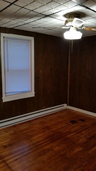 Building Photo - 253 Church St