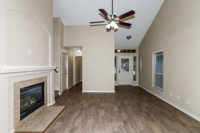 Building Photo - 11727 Standing Pine Ln