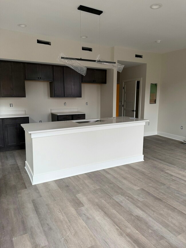 Building Photo - 106 E Erie St