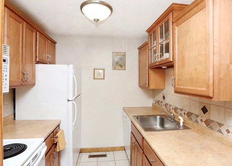 Building Photo - 4615 Chestnut Ridge Rd