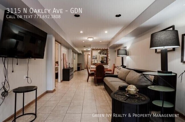 Building Photo - 3115 N Oakley Ave