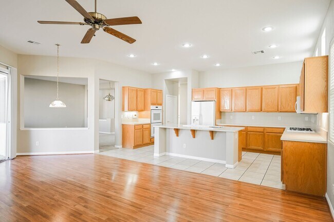 Building Photo - 2716 Thomasville Ave