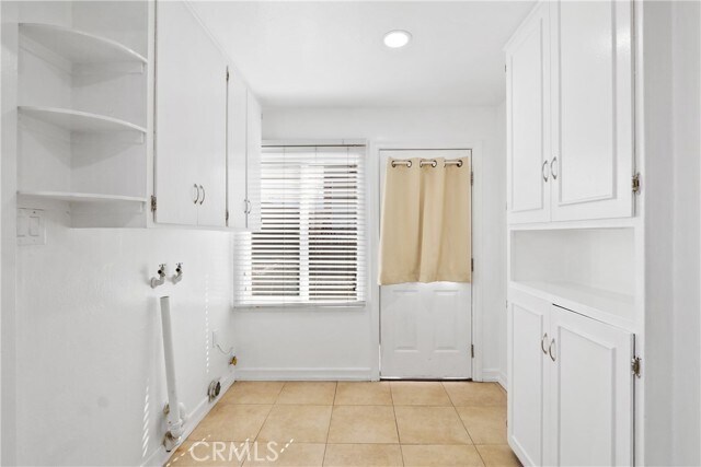 Building Photo - 2212 S Isabella Ave