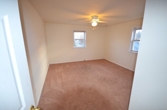 Building Photo - 258 Rakoczy Ave