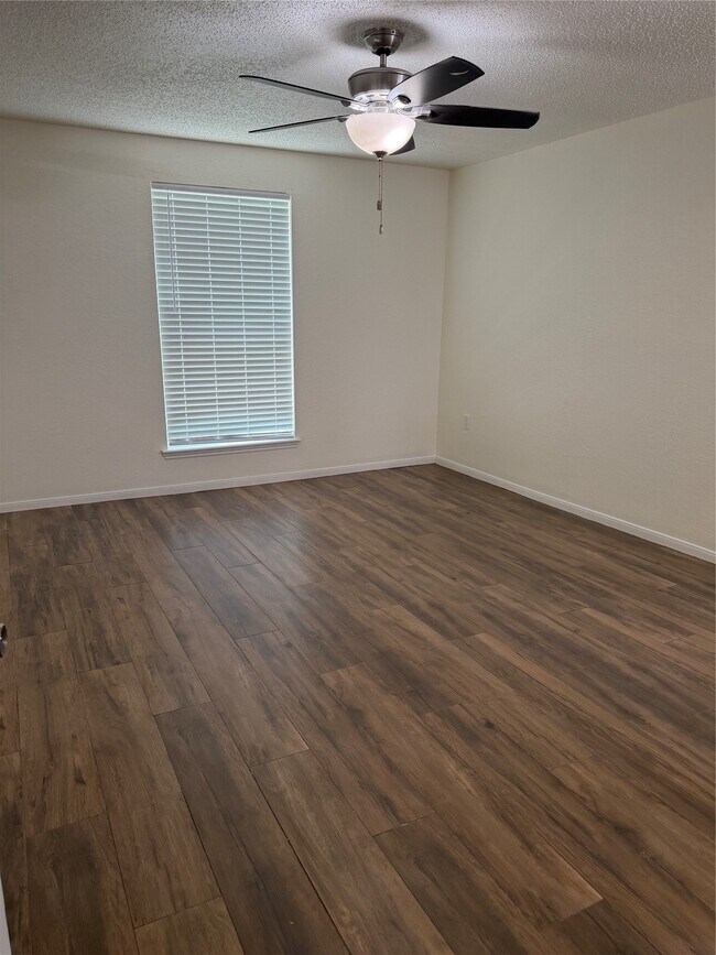 Building Photo - 2110 Bentvine Dr