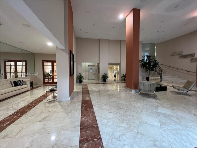 Building Photo - 5825 Collins Ave