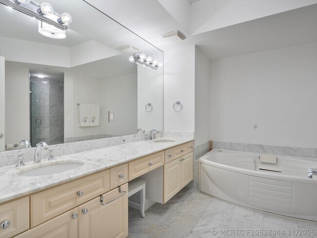 Building Photo - 3200 N Ocean Blvd
