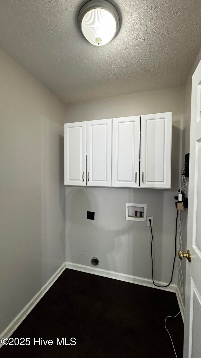 Building Photo - 232 Newport Drive