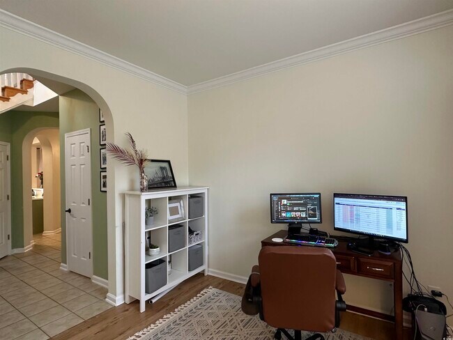 Building Photo - 204 Fulbourn Pl