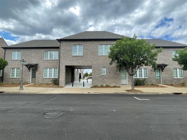 Building Photo - Flat for Rent in Hampstead! First month’s rent FREE!