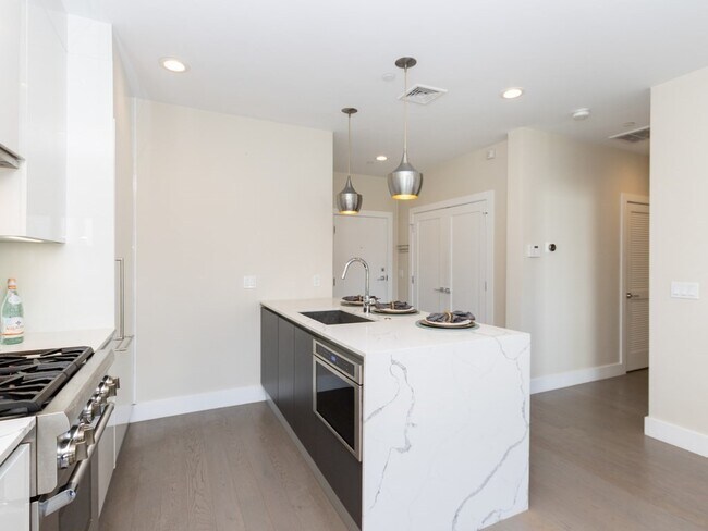 Building Photo - 39 A St