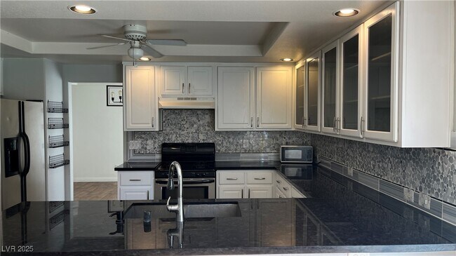 Building Photo - 537 Fiddlehead Ave