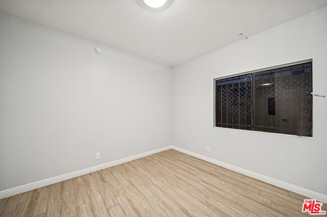 Building Photo - 5751 W Olympic Blvd