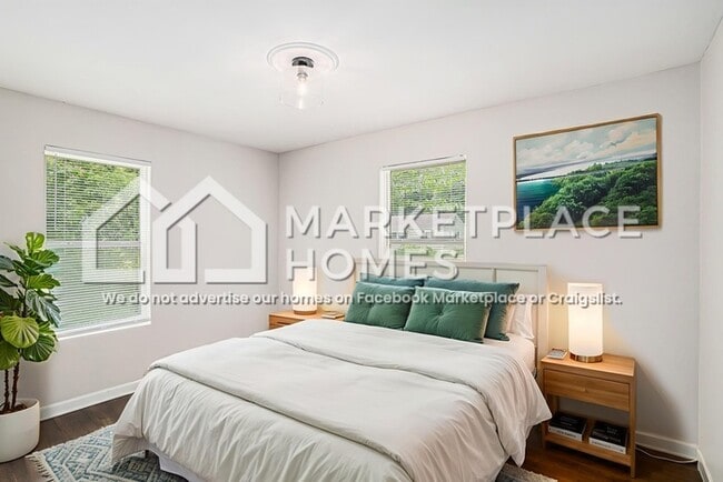 Building Photo - 2155 W Woodberry Ave