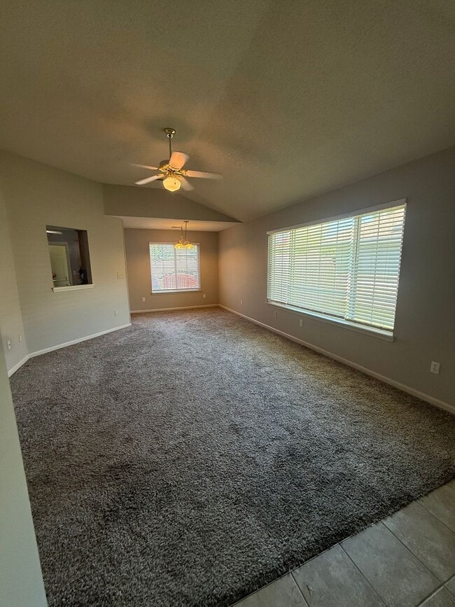 Building Photo - 1309 W London Dr