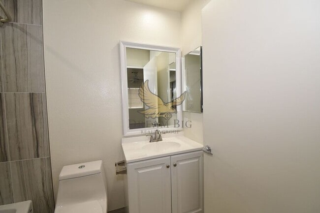 Building Photo - 8410 Eldora Ave