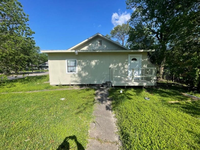 Building Photo - 1300 18th St