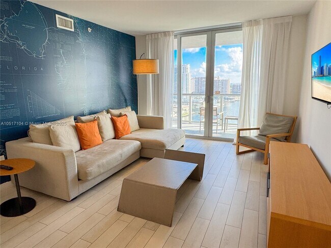 Building Photo - 2602 E Hallandale Beach Blvd