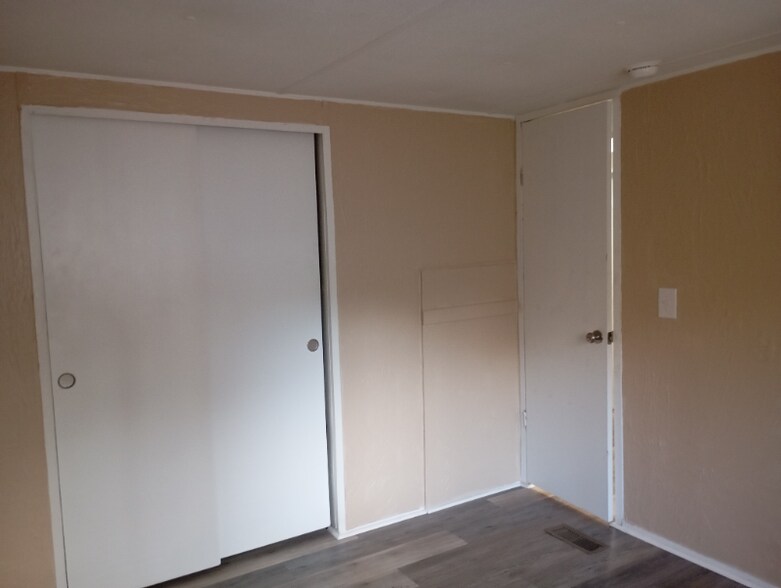 Building Photo - 14006 Bluegill Ln