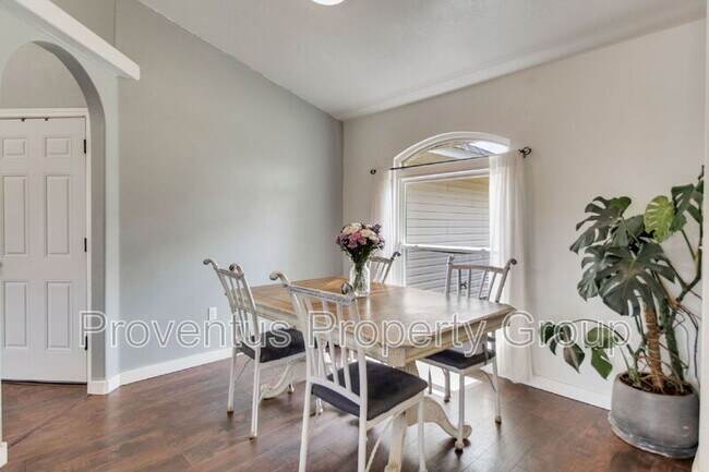 Building Photo - 3661 London Rd