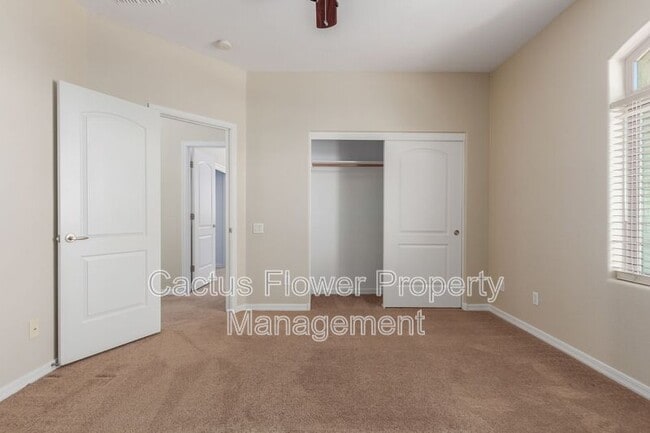 Building Photo - 749 E La Costa Dr