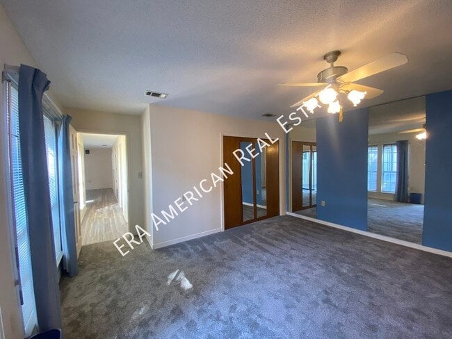 Building Photo - 925 Holbrook Cir