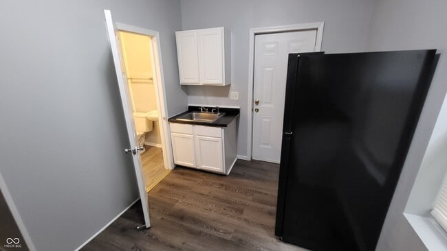 Building Photo - 655 Birch Ave