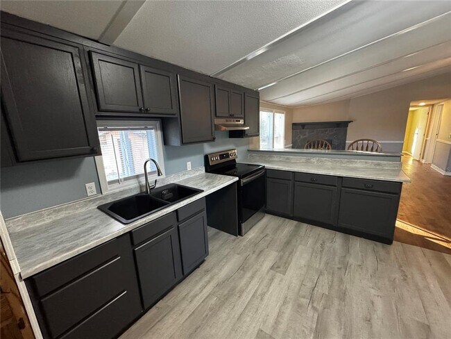 Building Photo - 2484 Gator Ln